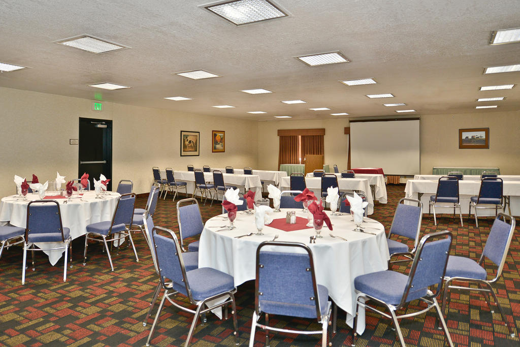 Hotel Ramada By Wyndham Kent Seattle Area Exterior foto