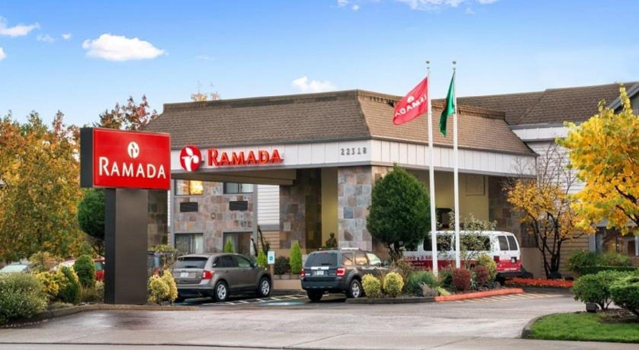 Hotel Ramada By Wyndham Kent Seattle Area Exterior foto